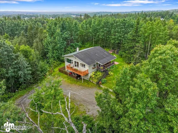 6901 E Lonesome Dr, Palmer, AK 99645