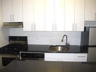 Rented by Metropolis Real Estate of Manhattan