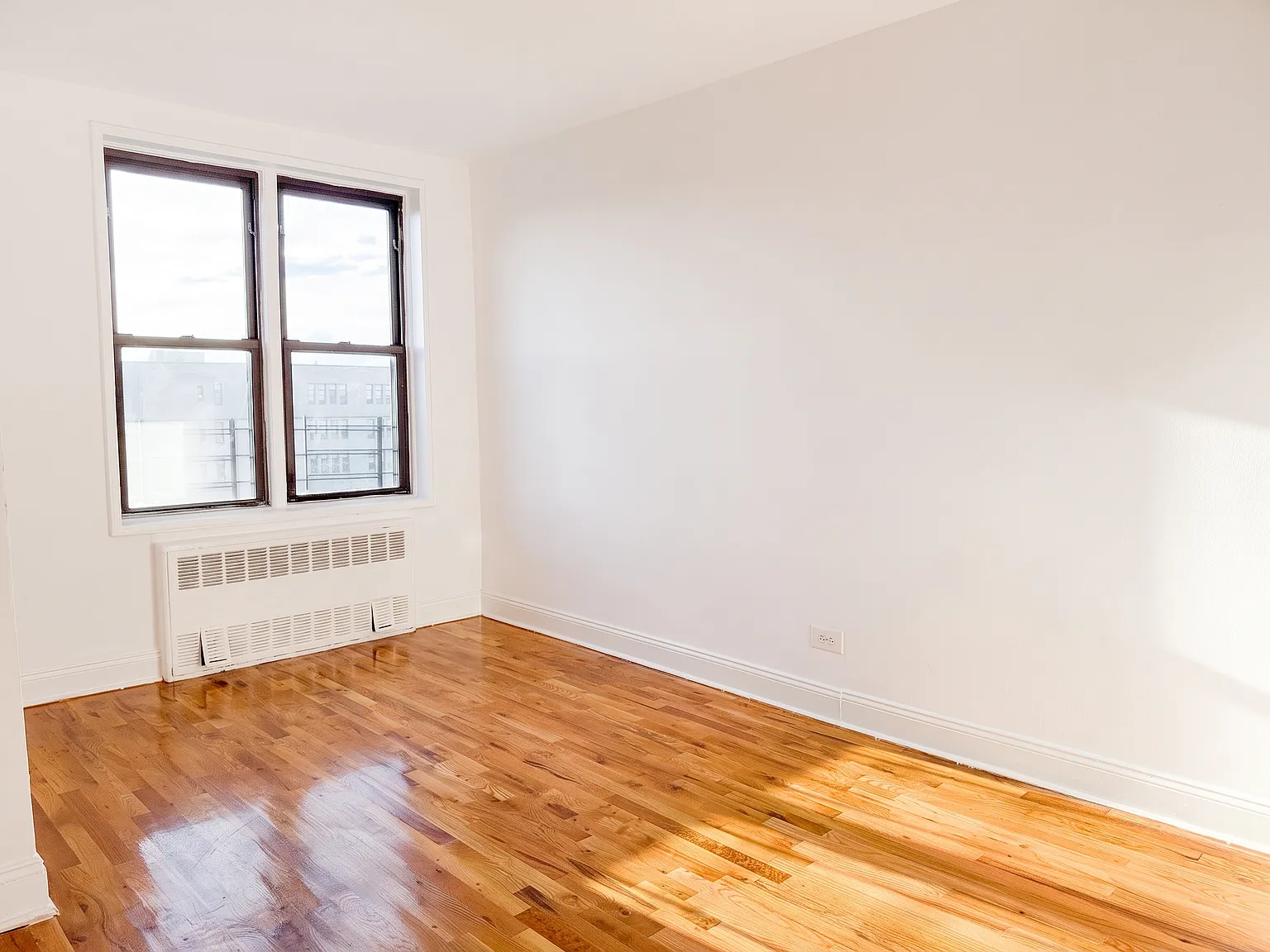 1535 East 14th Street — Photo 4