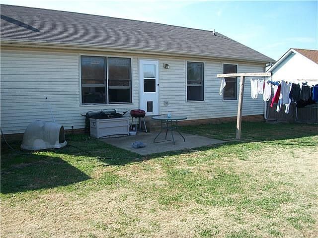 2nd image of 709 Carbondale Dr