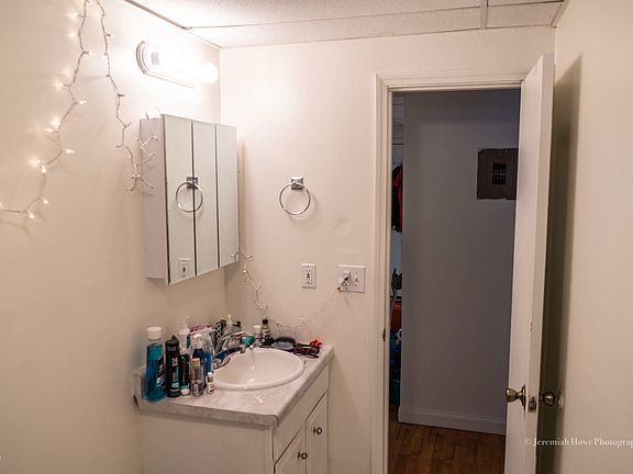 3rd image of 648 Rebecca St