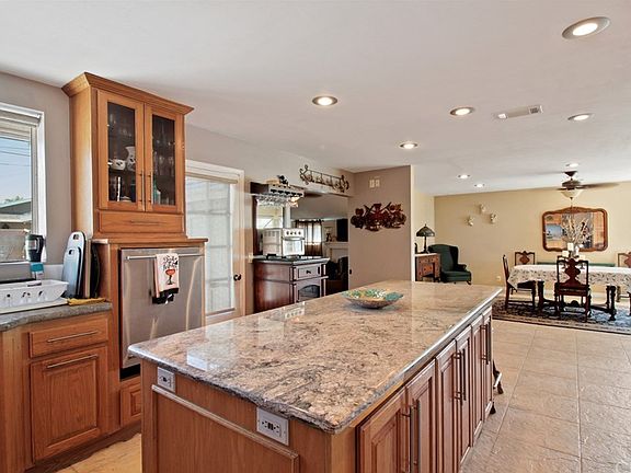 5th image of 12582 Spinnaker St