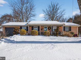 2139 Twin Brooks Dr, York, PA 17408