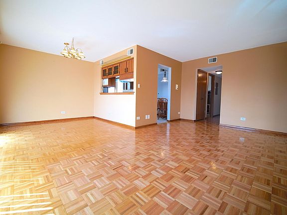 3rd image of 5057 Briartree Ln APT 105