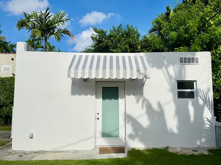 1125 Almeria Ave #2 — Photo 6
