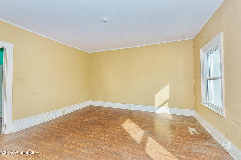 5th image of 47 South Street