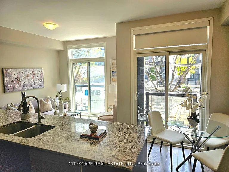 31 Florence St #9 — Photo 7