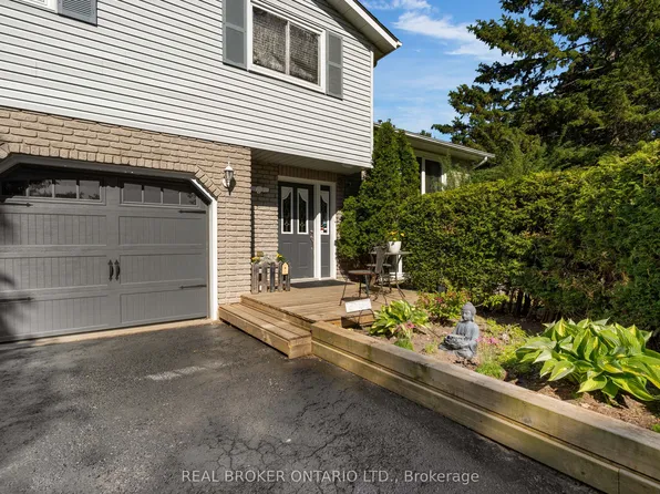 215 Mary Anne Dr, Barrie, ON L4N 4T1