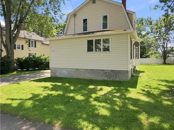 117 William St, Medina, NY 14103