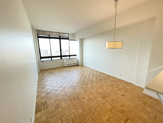 Rented by City Connections Realty | media 16