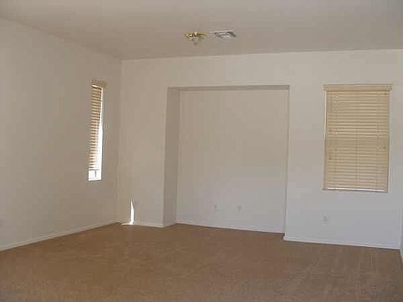 3rd image of 1402 E Dunbar Dr