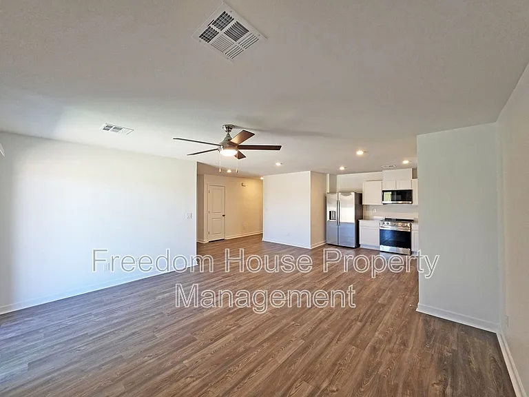 710 E Huyana Wind Dr — Photo 29