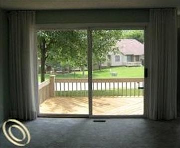 3rd image of 7121 Elmhurst
