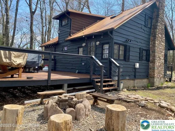 24 Split Rock Rd, Lake Harmony, PA 18624