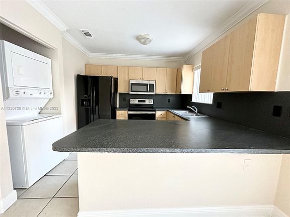 4th image of 8771 NW 106th Ln #8771