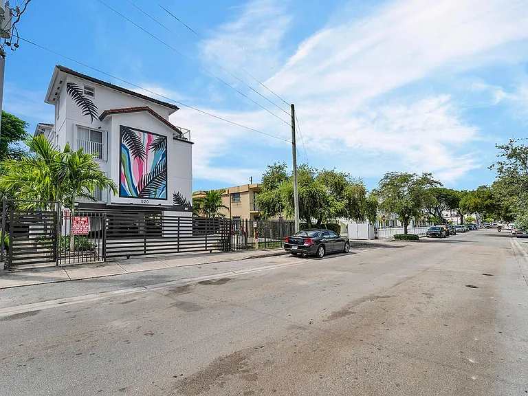 520 SW 5th St — Photo 24