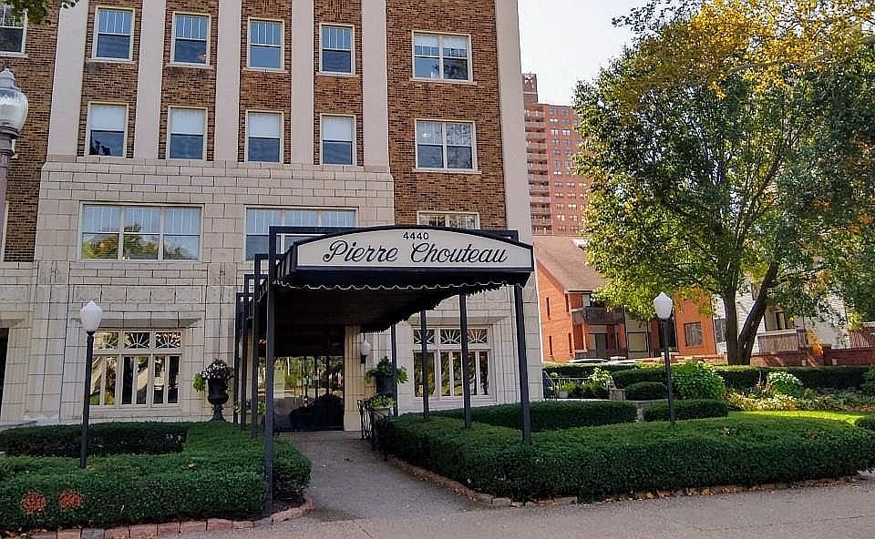 1st image of 4440 Lindell Blvd APT 303