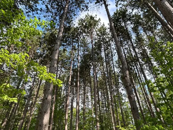 1273 County Road 492, Marquette, MI 49855
