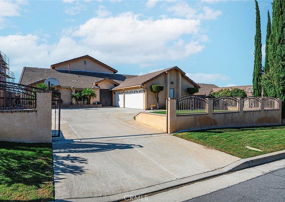 1st image of 2375 Bluehaven Dr