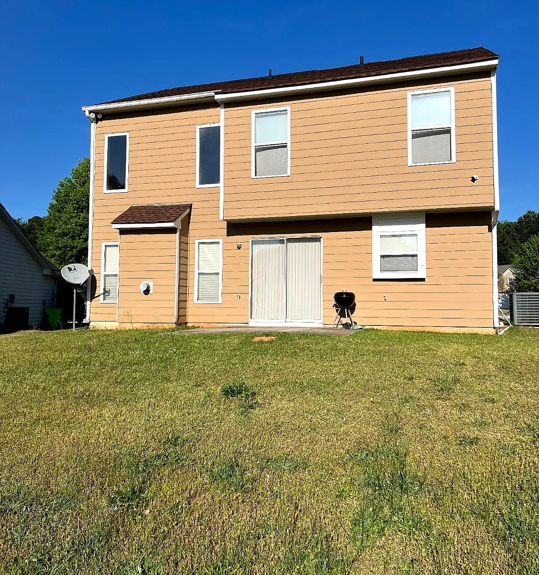 3 bed, 2.5 bath, 1630 sqft, $3,200 — Photo 3