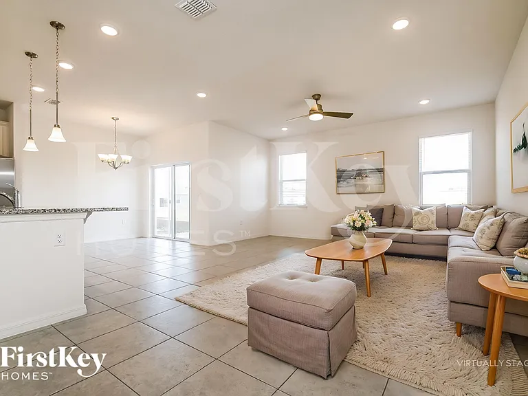 217 Windsor Reserve Dr — Photo 3