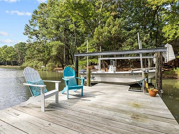4th image of 2648 Shorehaven Dr
