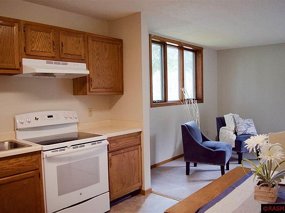 2nd image of 324 S 4th St APT 101