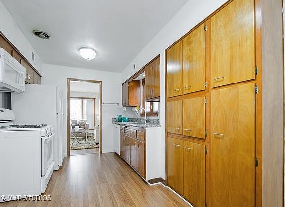 5th image of 8017 Kolmar Ave