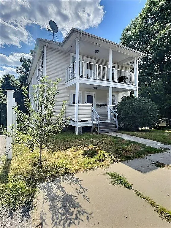 3 bed, $2,000 — Photo 2