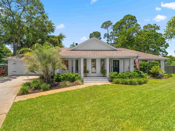 1462 Bombay Cv, Gulf Breeze, FL 32563