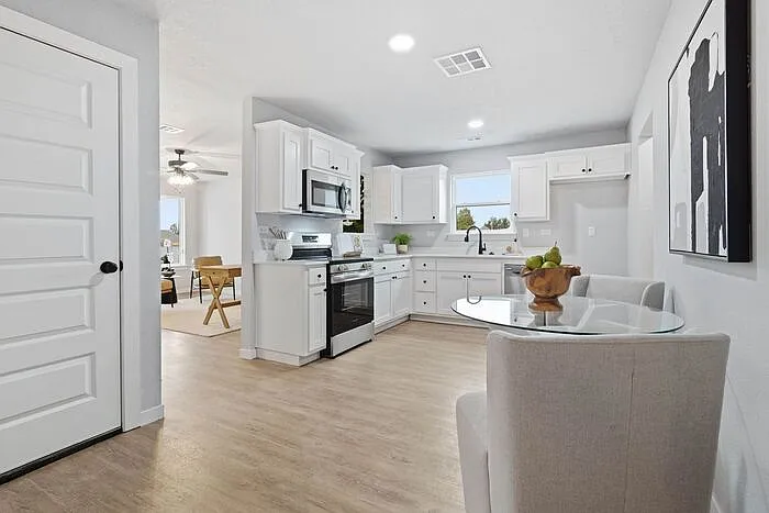 3427 N Ironwood Ave — Photo 12