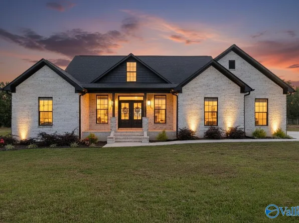 44 Krimson Cir, Albertville, AL 35951