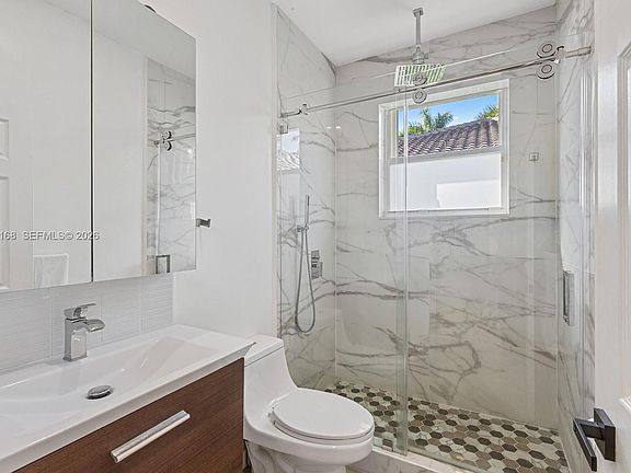4th image of 1774 Harbor Pointe Cir