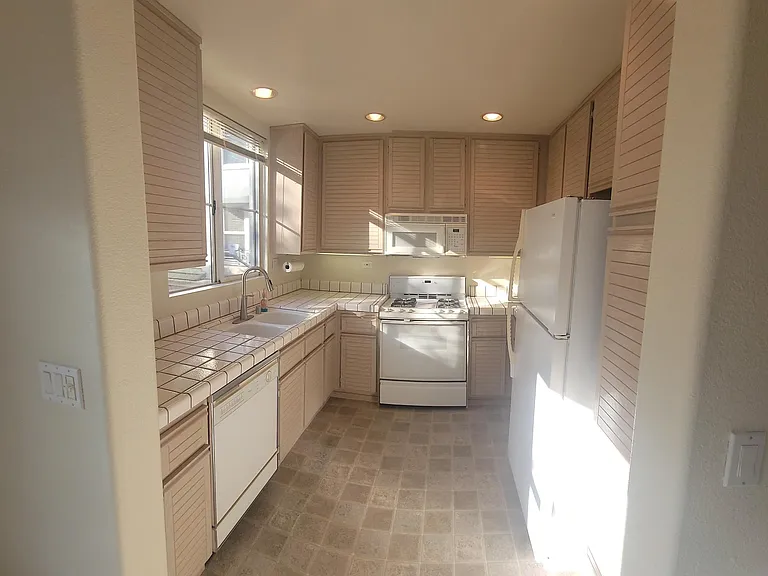 435 Milan Dr #111 — Photo 10