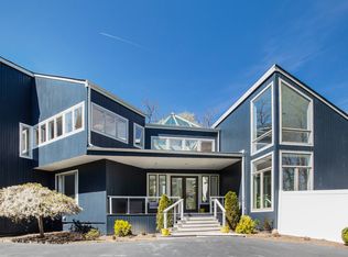 2 Golden Pond Rd, White Plains, NY 10604