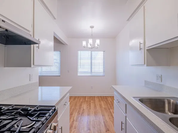 The Vanderbilt Residences, 2622 Vanderbilt Ln #I, Redondo Beach, CA 90278