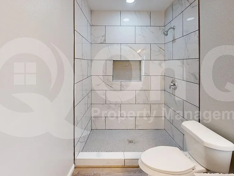 633 Stroud Ln — Photo 13