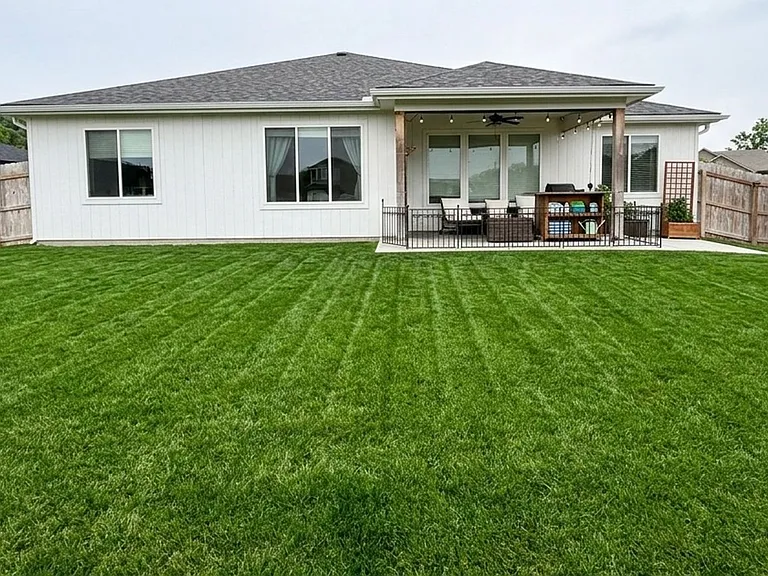 4916 Plumthicket Dr — Photo 4