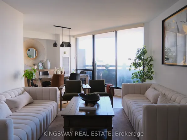 75 Graydon Hall Dr #602, Toronto, ON M3A 3M5