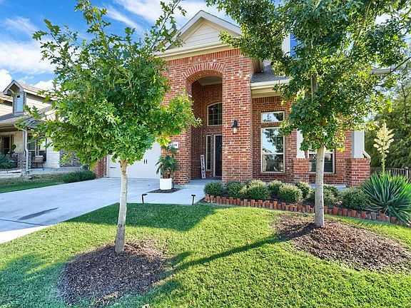 5th image of 4119 Ellinger Dr