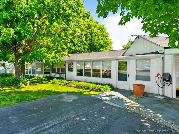 8934 Brownstown Road, Henryville, IN 47126