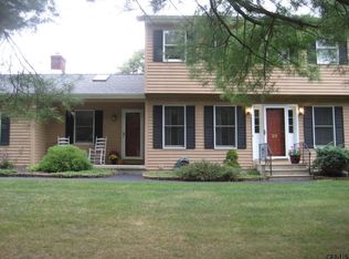 2 Foxhound Run, Saratoga Springs, NY 12866