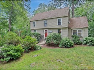 16 Christopher Ln, Clinton, CT 06413