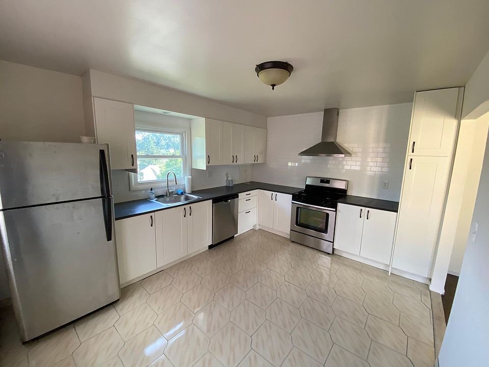 1st image of 15 Bryn Mawr Pl Floor 2