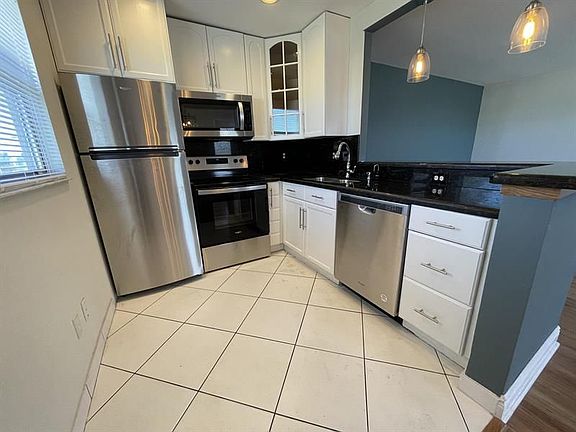 4th image of 457 Brittany Dr #J