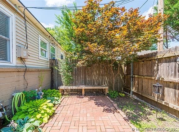 5th image of 1329 E 38th Pl Unit C