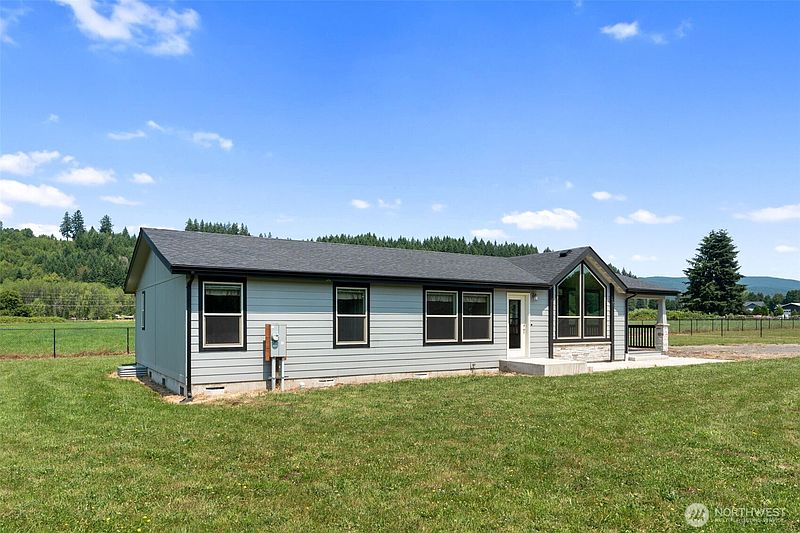 2nd image of 210 Mossyrock Road W