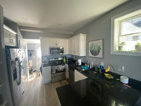 301 E 5th Ave — Photo 1