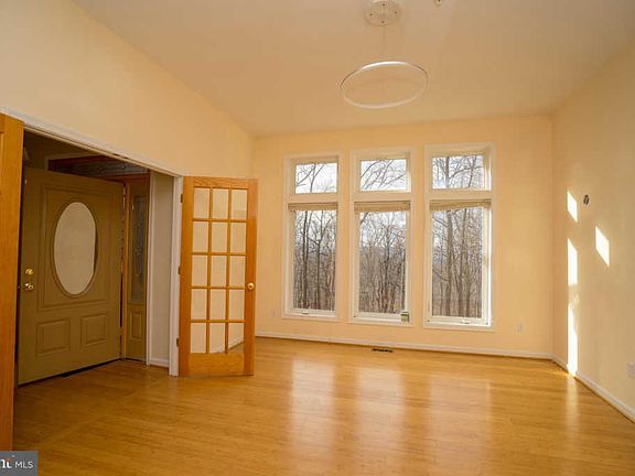 2nd image of 1153 Massanutten Mountain Dr