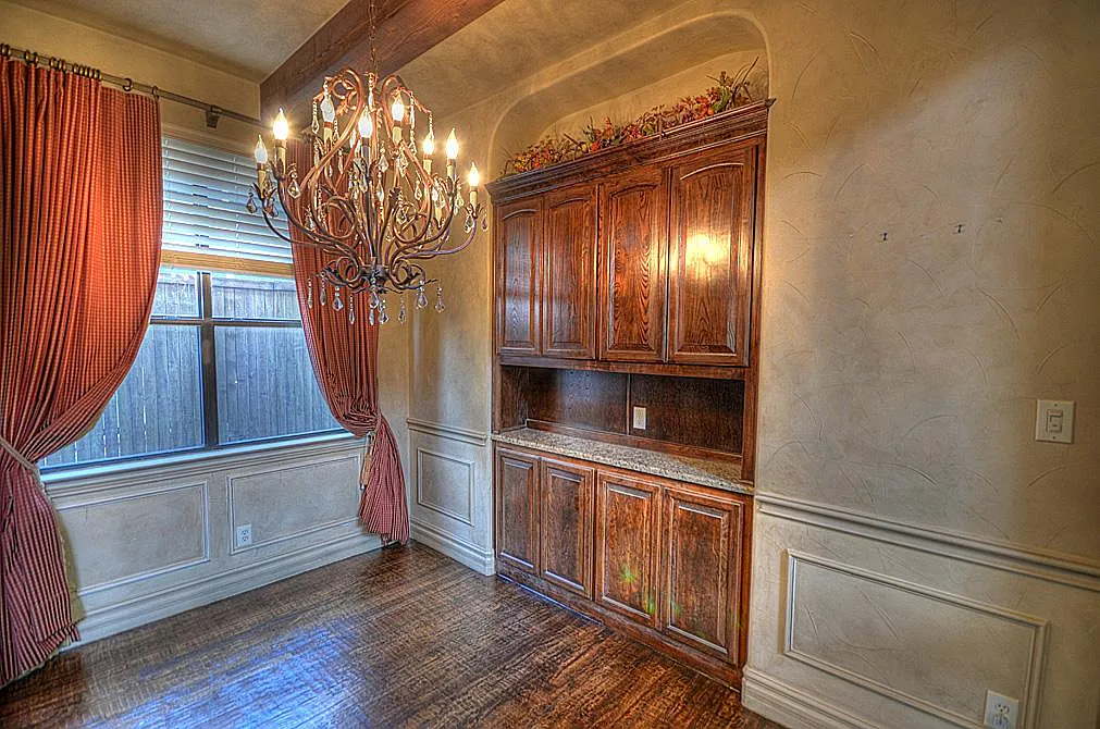 4 bed, 4.5 bath, 3808 sqft, $4,100 — Photo 4